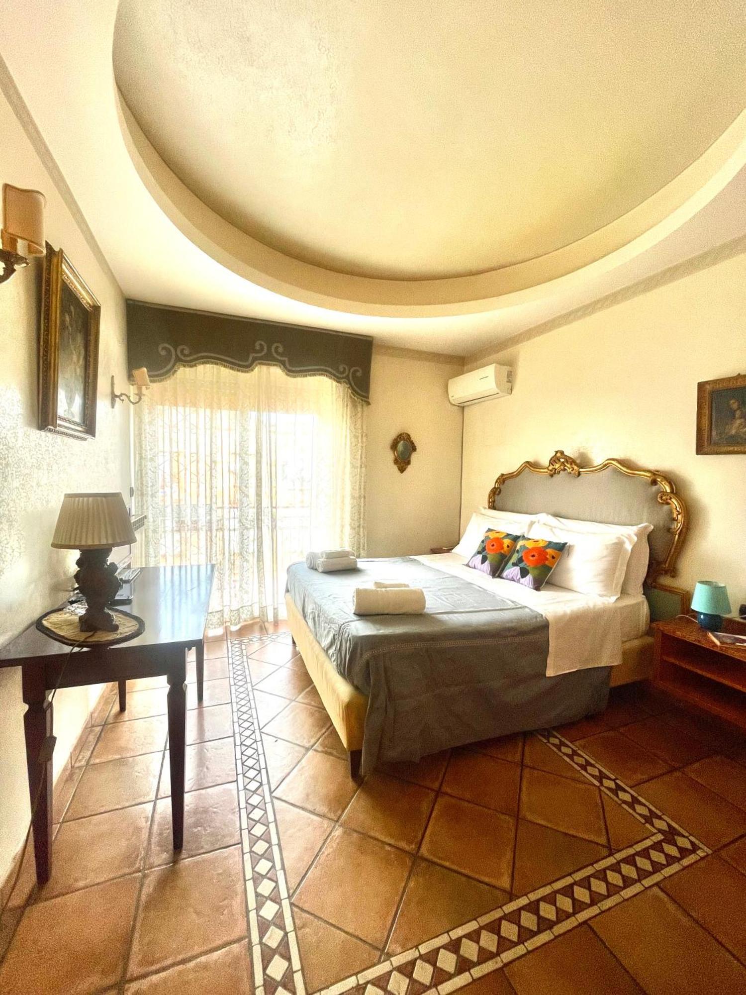 La Casa Di Erica Bed & Breakfast Наполи Екстериор снимка